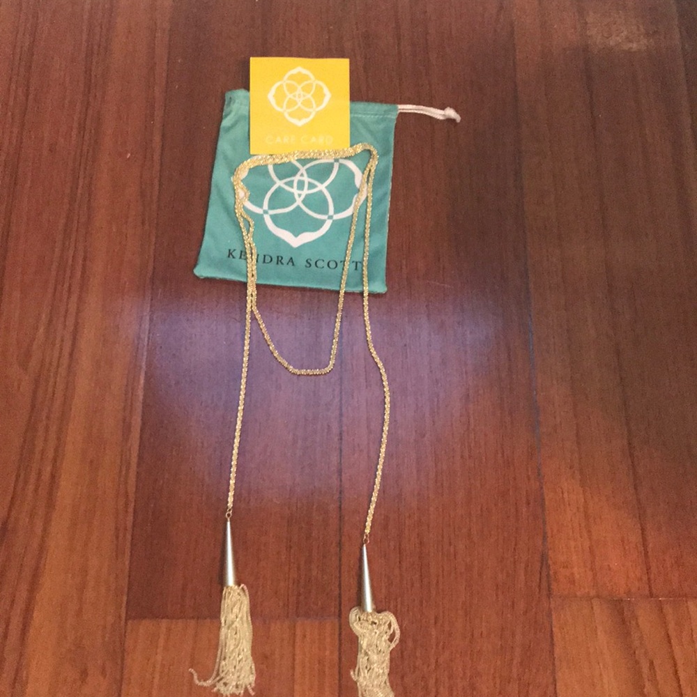 Phara Necklace in Gold